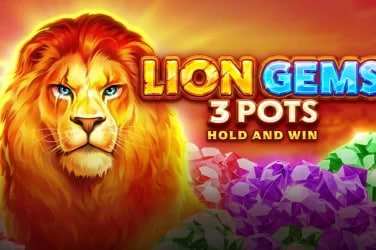 royalbet অ্যাপে উইথড্র ফর্ম পূরণ করছেন একজন ব্যবহারকারী